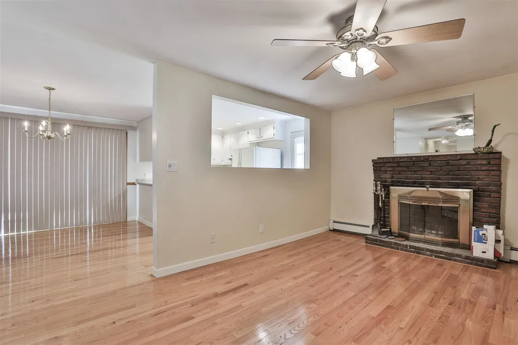 51 Old Auburn Road Derry NH 03038