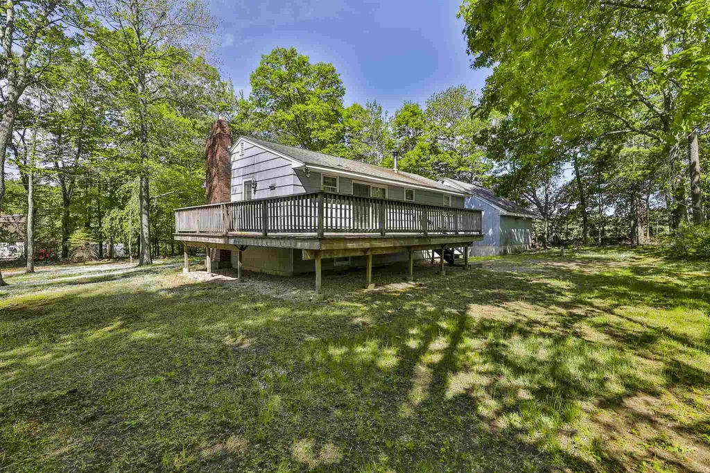 51 Old Auburn Road Derry NH 03038