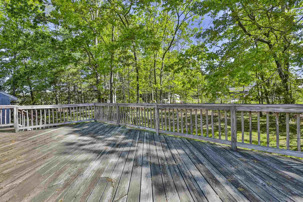 51 Old Auburn Road Derry NH 03038