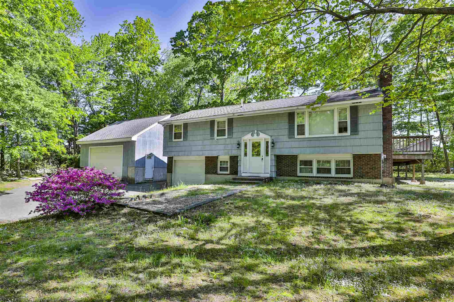 51 Old Auburn Road Derry NH 03038