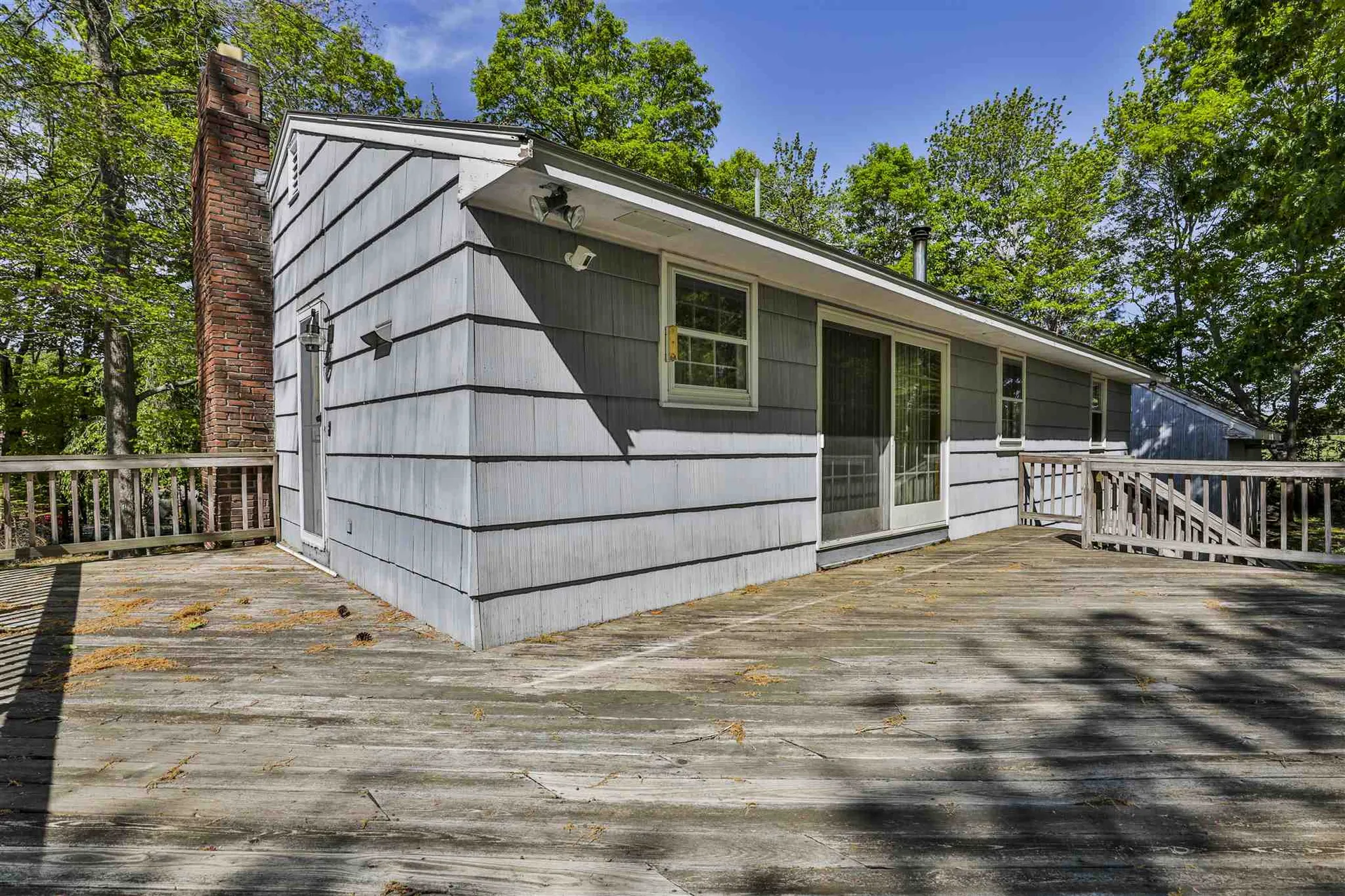 51 Old Auburn Road Derry NH 03038