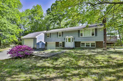 51 Old Auburn Road Derry NH 03038