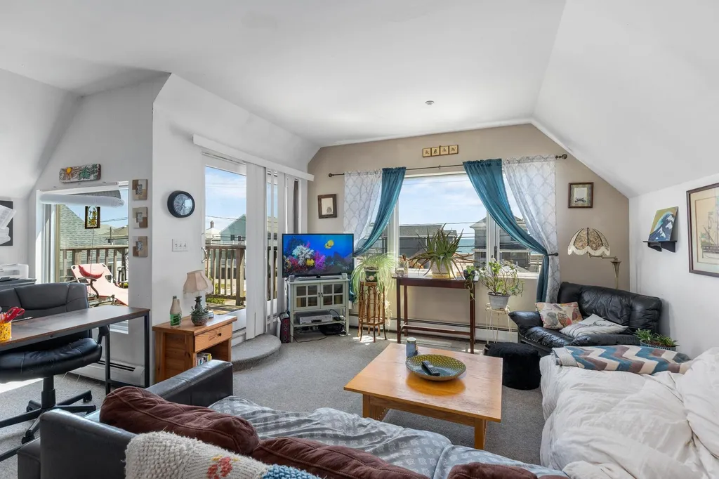 26 Kings Highway Hampton NH 03842
