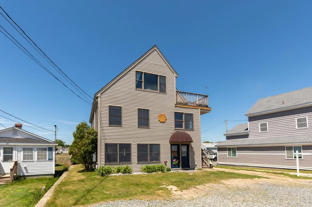 26 Kings Highway Hampton NH 03842
