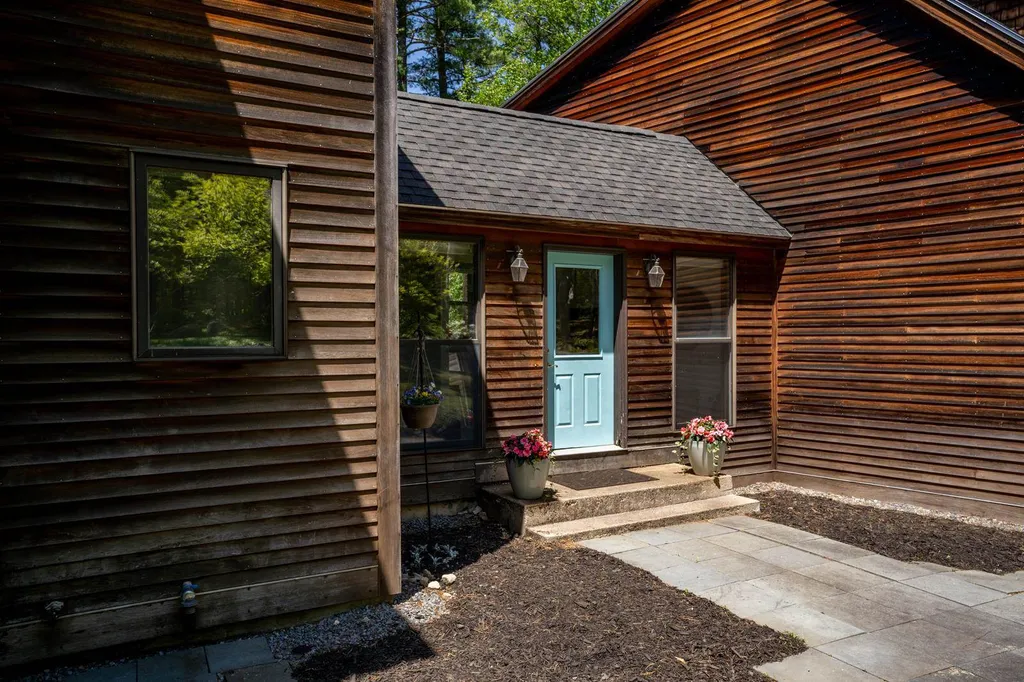 16 Smith Garrison Road Newmarket NH 03857