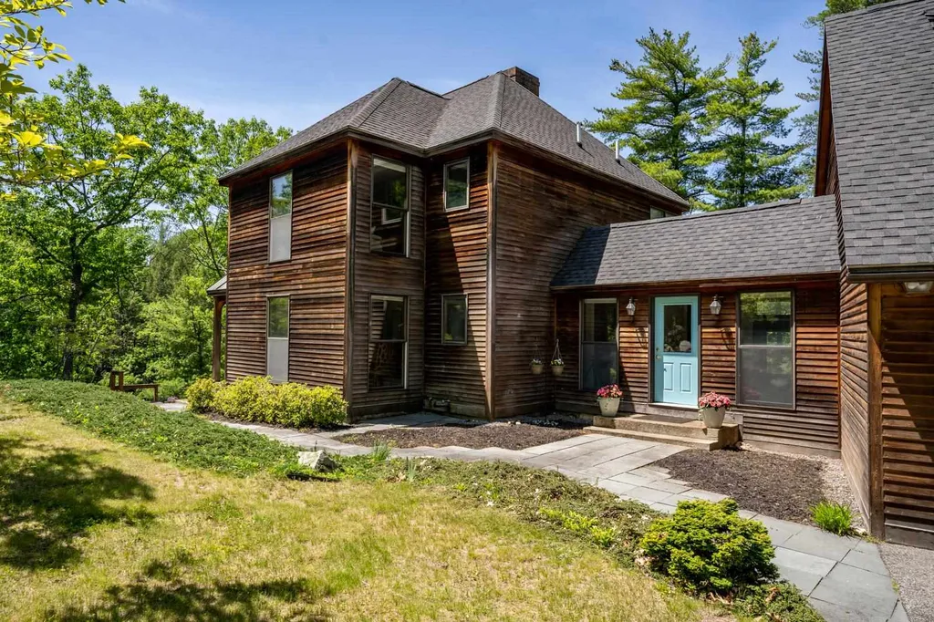 16 Smith Garrison Road Newmarket NH 03857