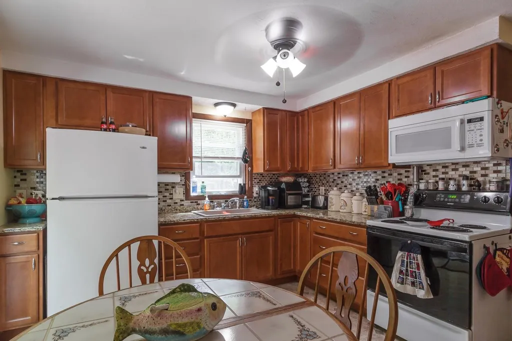 496 E Dunbarton Road Goffstown NH 03045