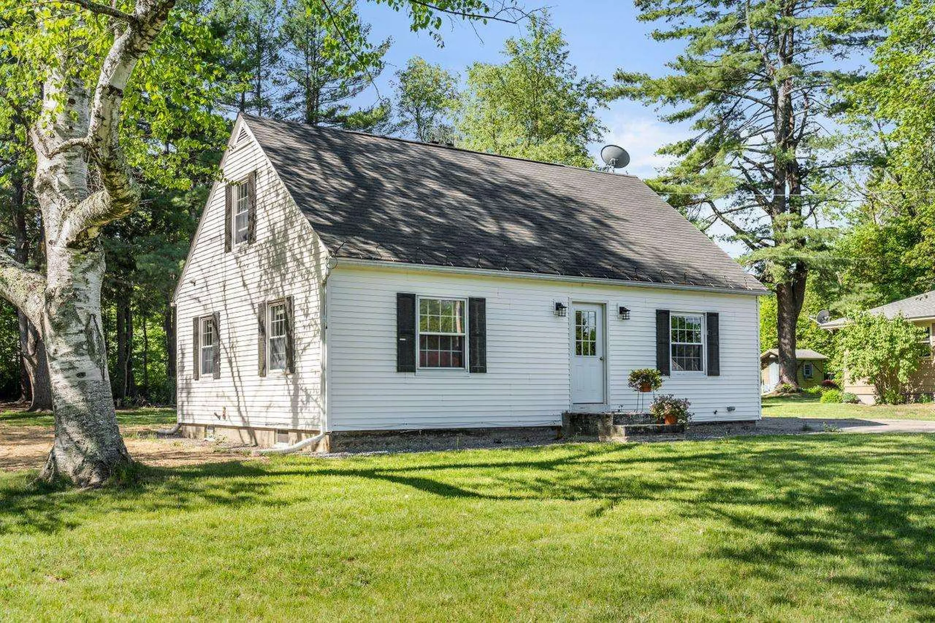 1030 Shirley Avenue Goffstown NH 03045