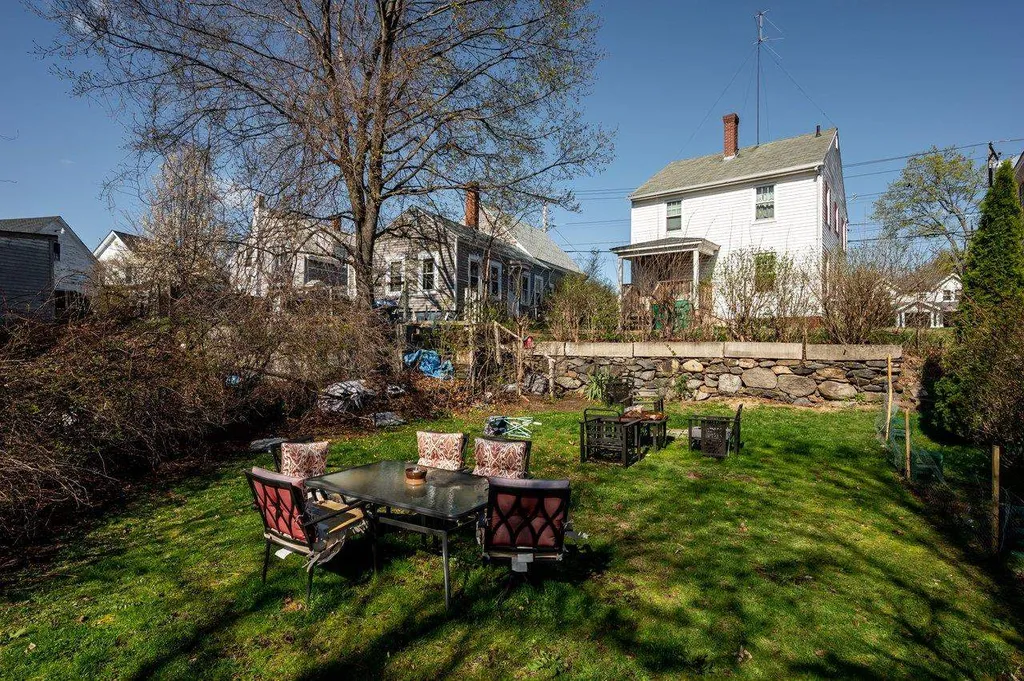 112 Wakefield Street Rochester NH 03867
