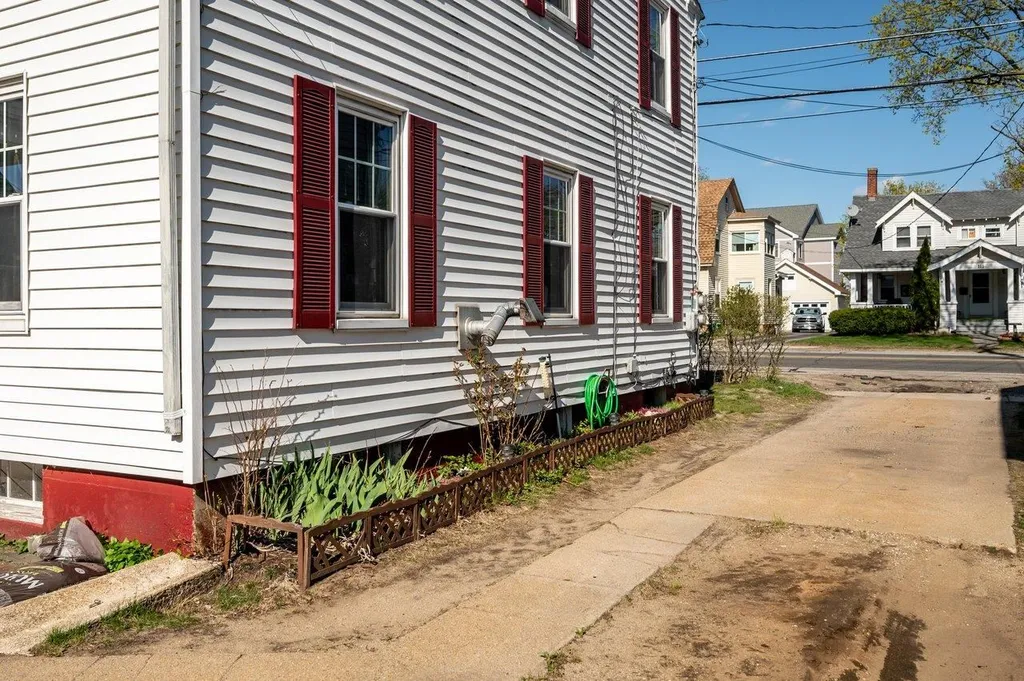 112 Wakefield Street Rochester NH 03867