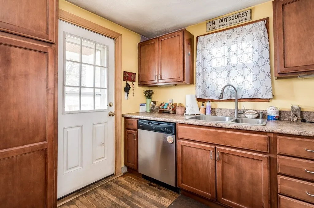112 Wakefield Street Rochester NH 03867