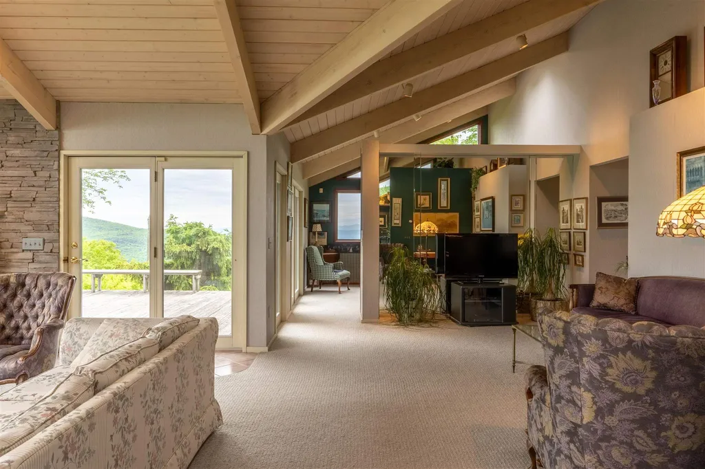 593 Upper Meehan Road Bristol VT 05443