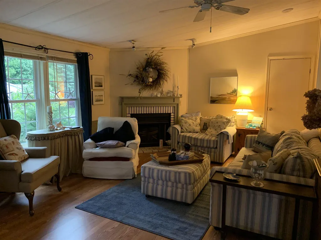 20 Sandpiper Path North Hampton NH 03862