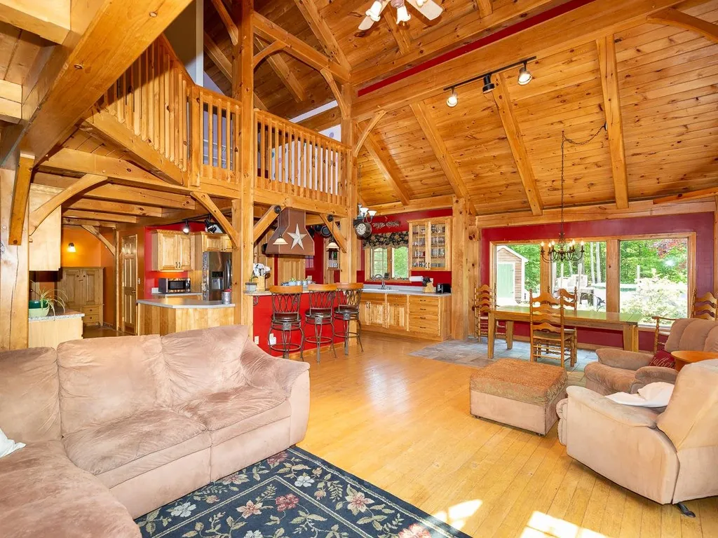 4 Split Rock Lane Raymond NH 03077