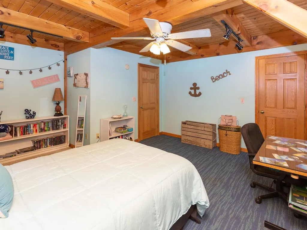 4 Split Rock Lane Raymond NH 03077