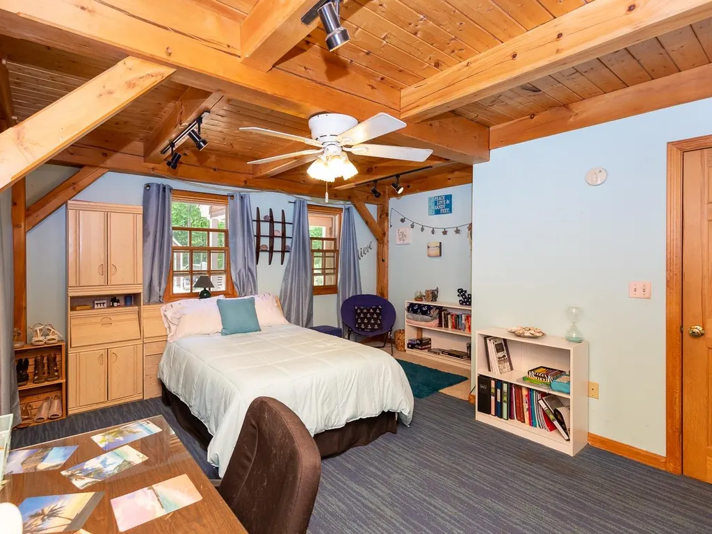 4 Split Rock Lane Raymond NH 03077