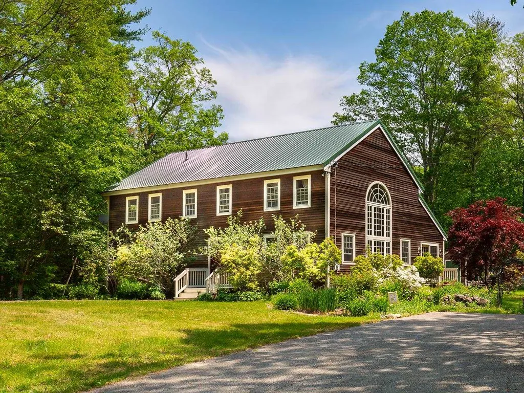 4 Split Rock Lane Raymond NH 03077