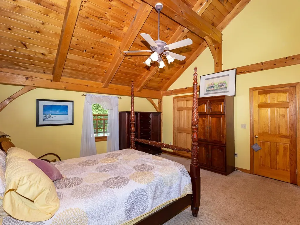 4 Split Rock Lane Raymond NH 03077