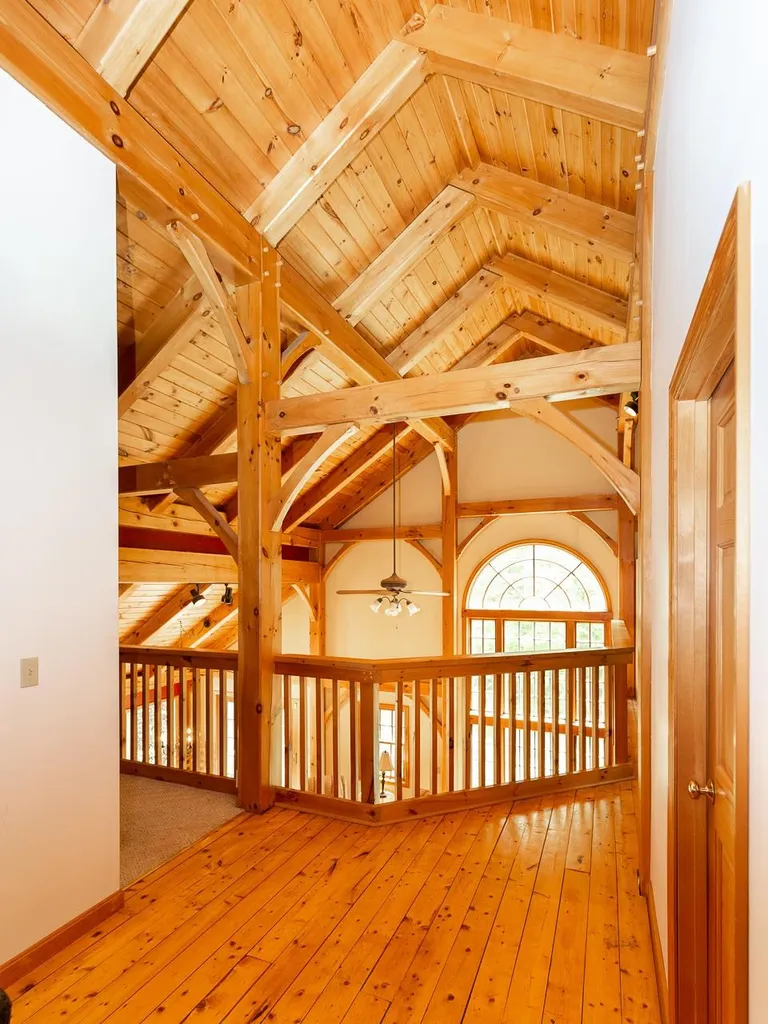 4 Split Rock Lane Raymond NH 03077