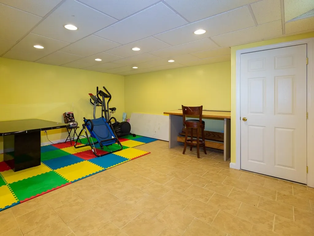 4 Split Rock Lane Raymond NH 03077