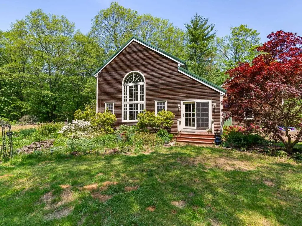 4 Split Rock Lane Raymond NH 03077