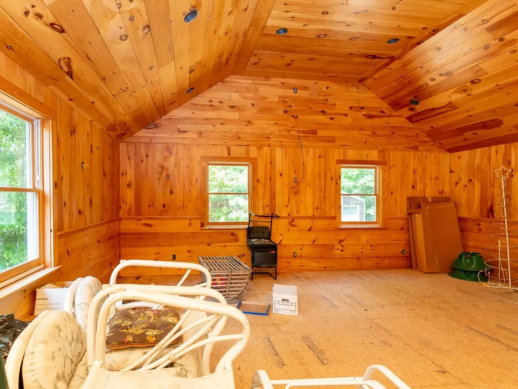 4 Split Rock Lane Raymond NH 03077