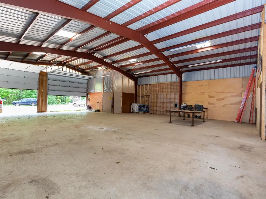 4 Split Rock Lane Raymond NH 03077