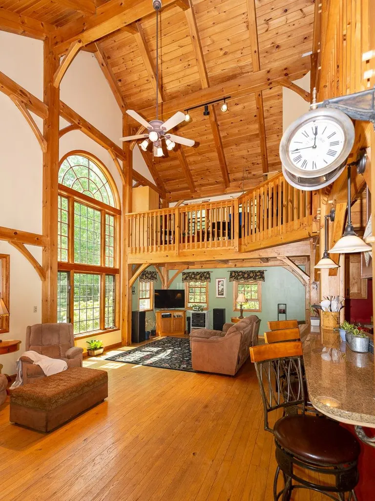 4 Split Rock Lane Raymond NH 03077