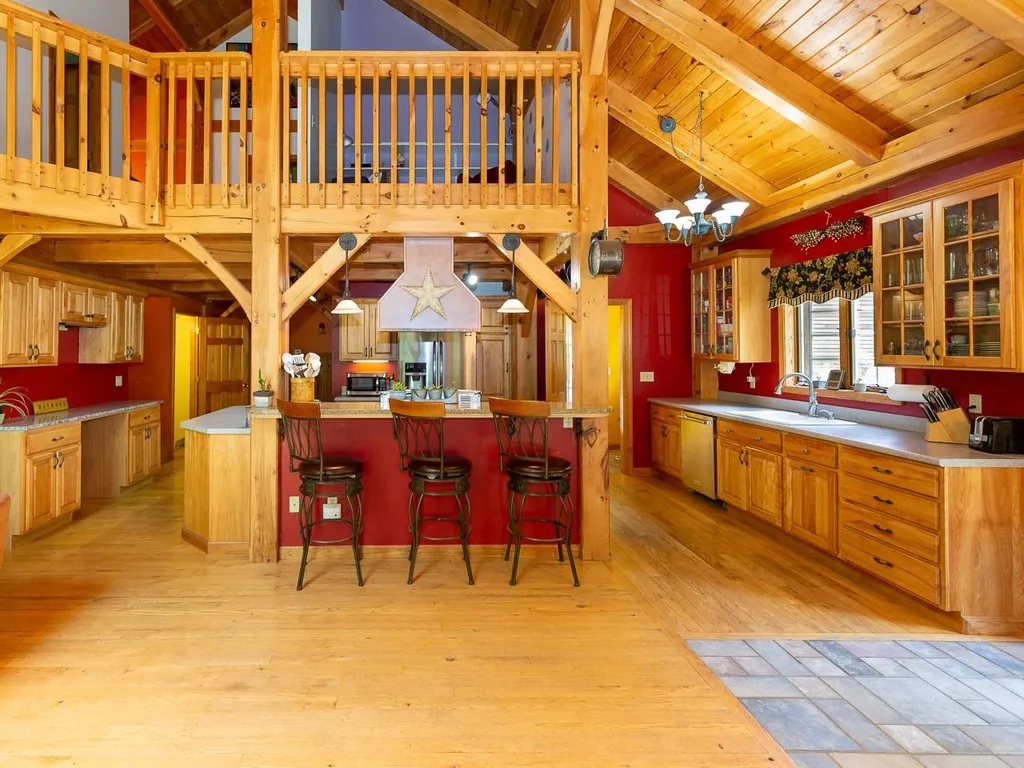4 Split Rock Lane Raymond NH 03077