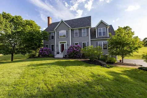 11 Spruce Lane Stratham NH 03885
