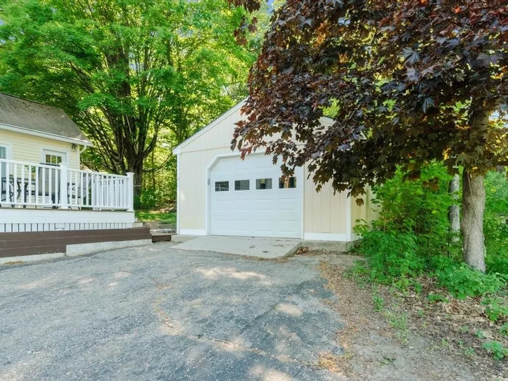 15 Hickey Street Rochester NH 03868
