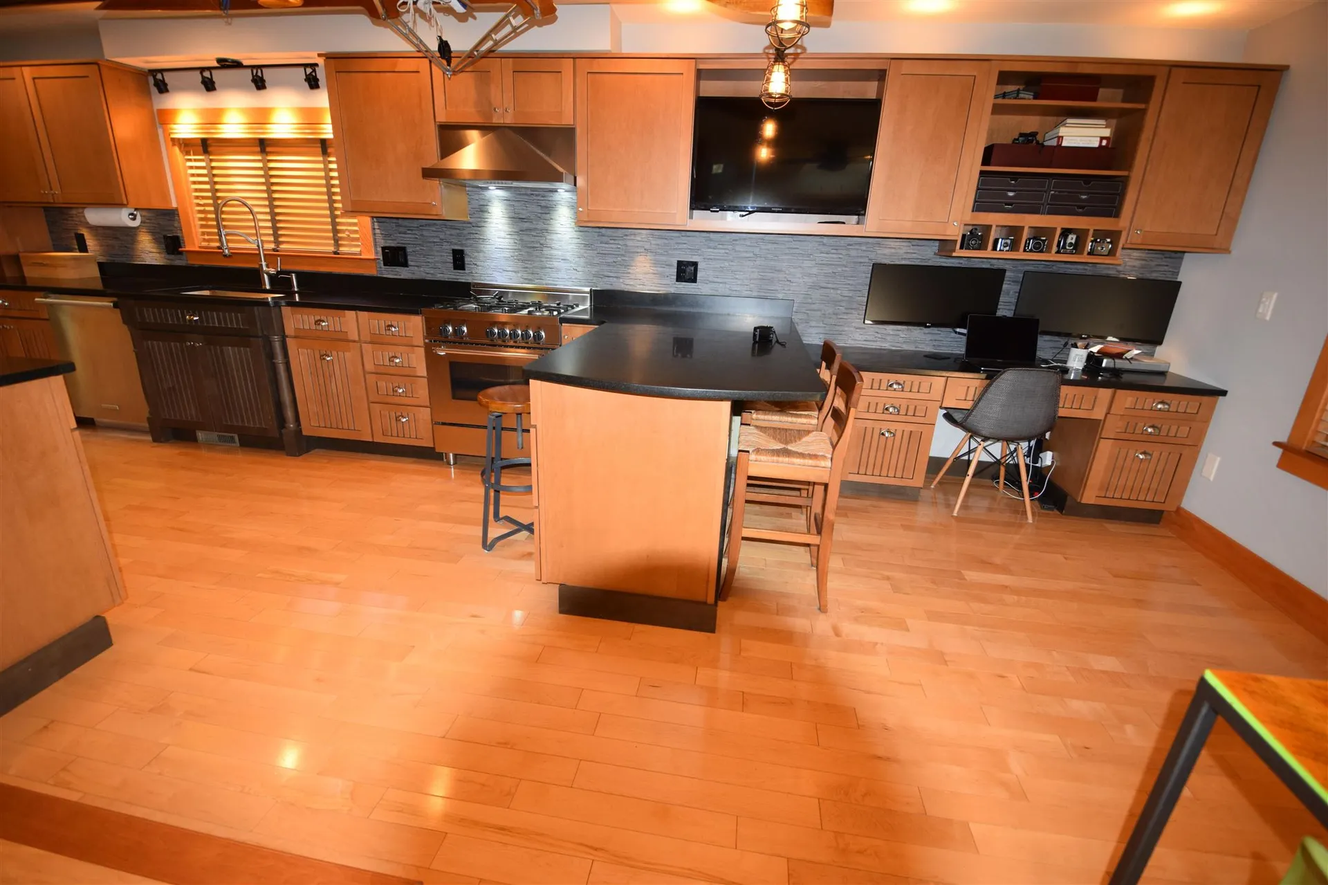 83 W Shore Road Windham NH 03087