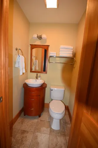 83 W Shore Road Windham NH 03087
