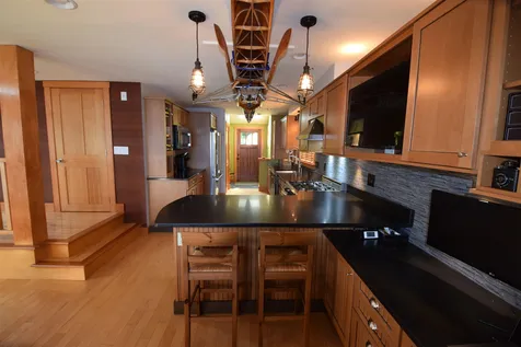 83 W Shore Road Windham NH 03087