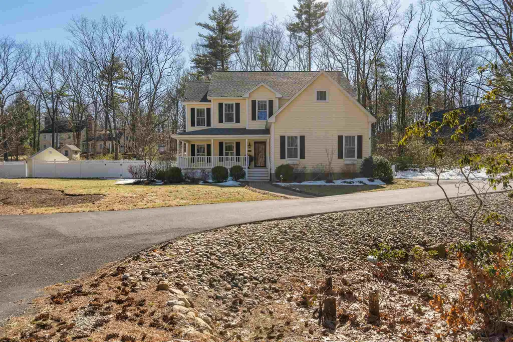 4 Kalmia Way Bedford NH 03110
