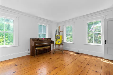 271 North Haverhill Road Kensington NH 03833