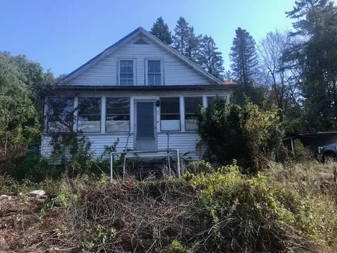 25 Coaker Avenue Hooksett NH 03106