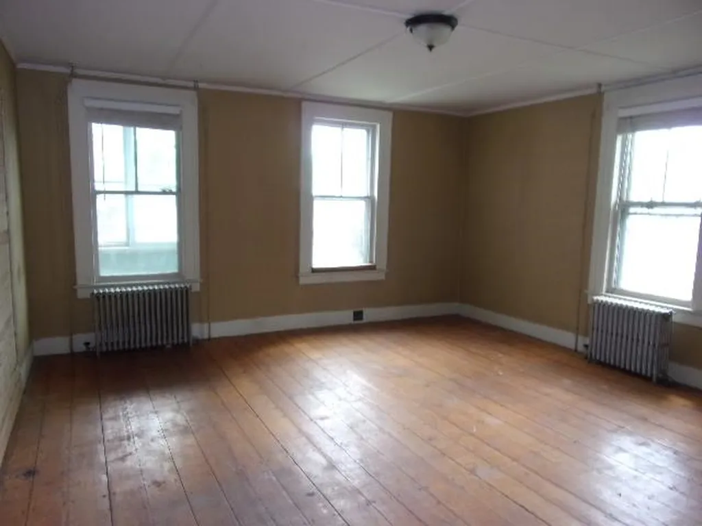 909 Vt Route 7a Shaftsbury VT 05262