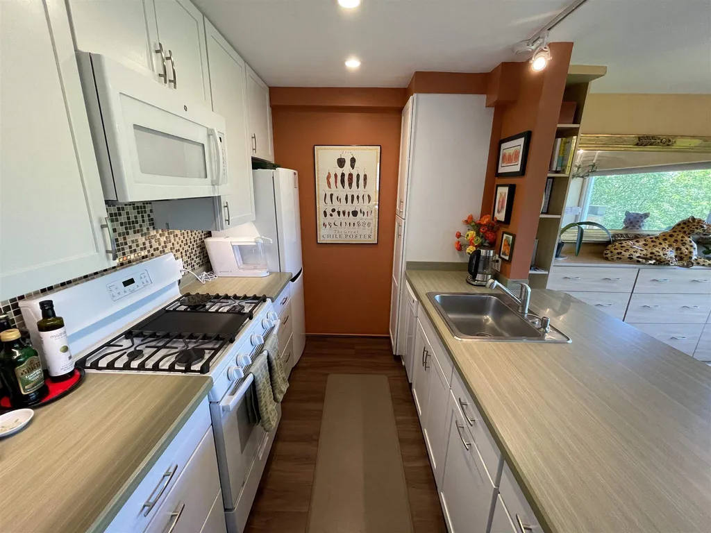42 Lower Phase Road Warren VT 05674