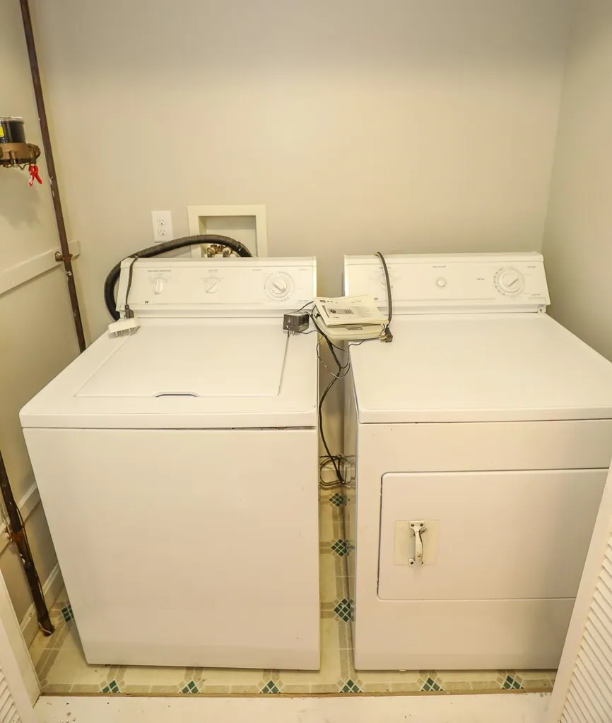 10 Delaware Road Nashua NH 03062