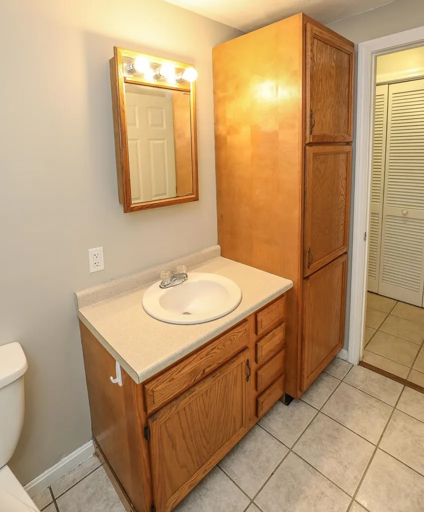 10 Delaware Road Nashua NH 03062