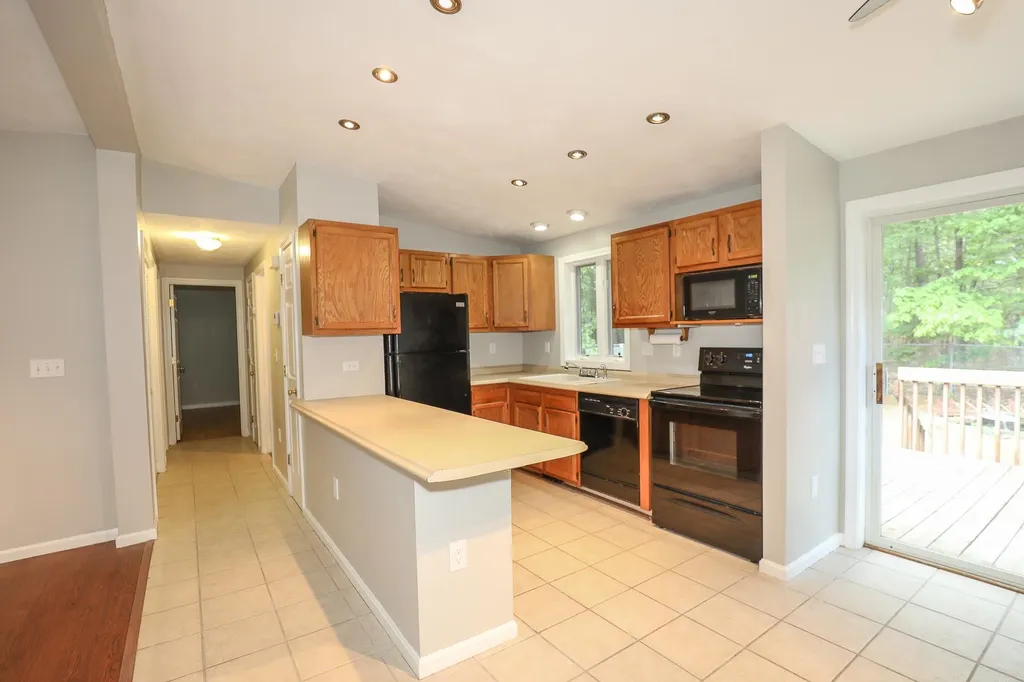 10 Delaware Road Nashua NH 03062