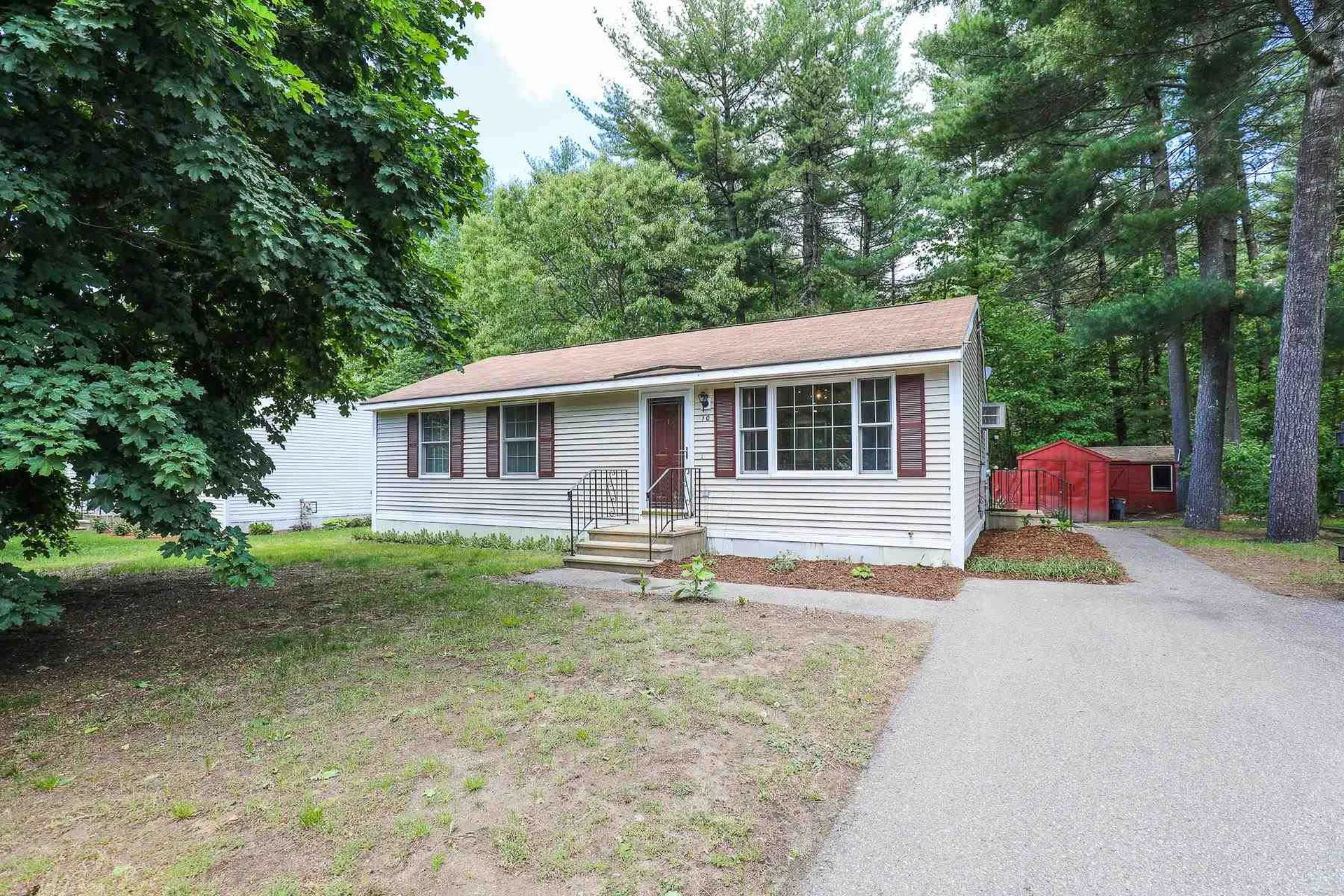 10 Delaware Road Nashua NH 03062