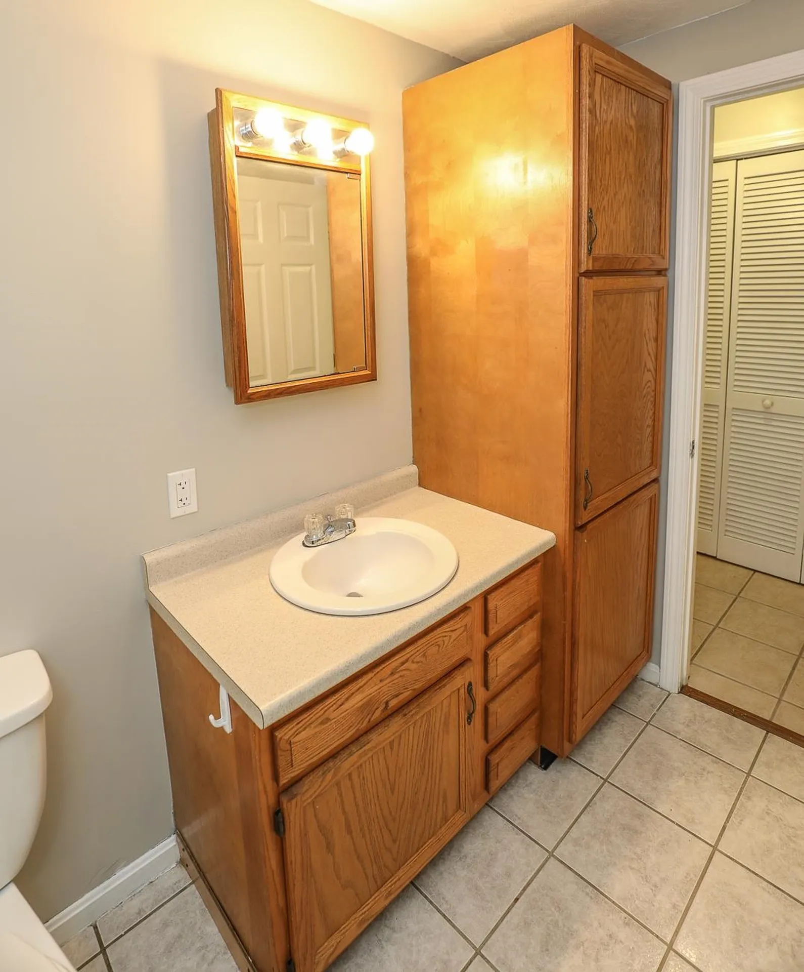10 Delaware Road Nashua NH 03062