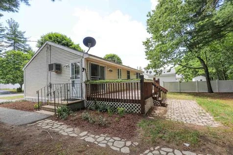 10 Delaware Road Nashua NH 03062