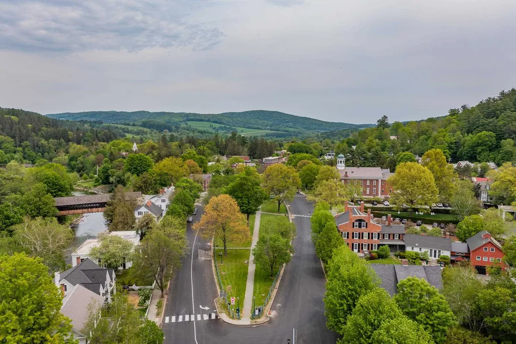 85 Townhouse Way Woodstock VT 05091