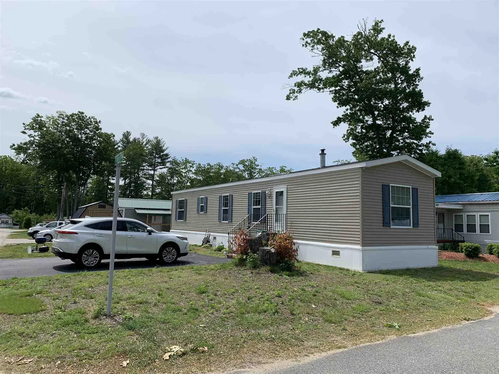 42 Holly Park Lane Rochester NH 03867