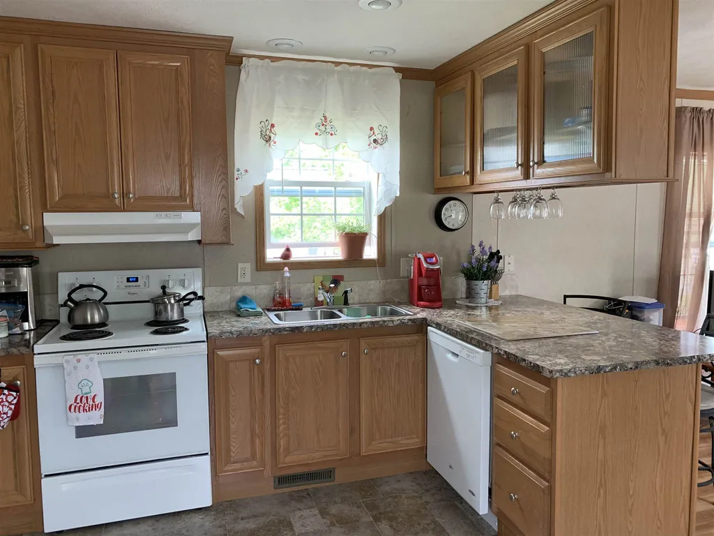 42 Holly Park Lane Rochester NH 03867