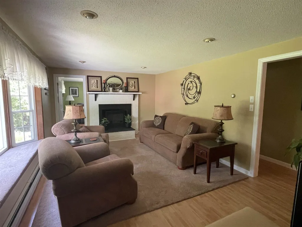 36 Hackler Drive Swanzey NH 03446