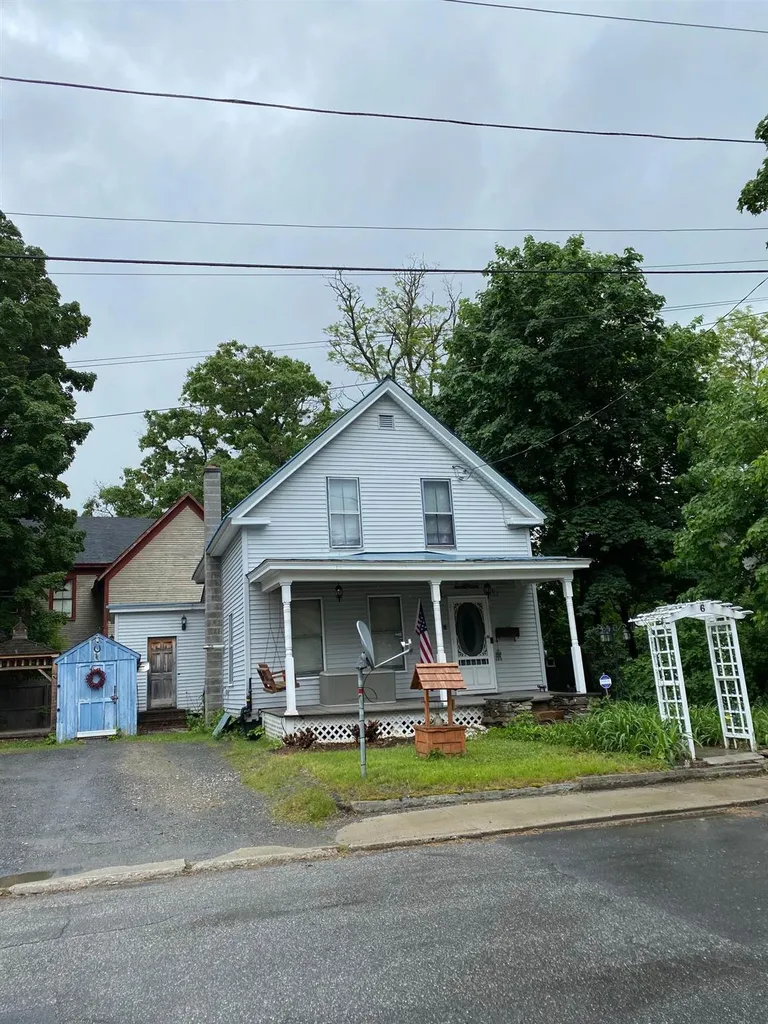 6 Spruce Avenue Claremont NH 03743